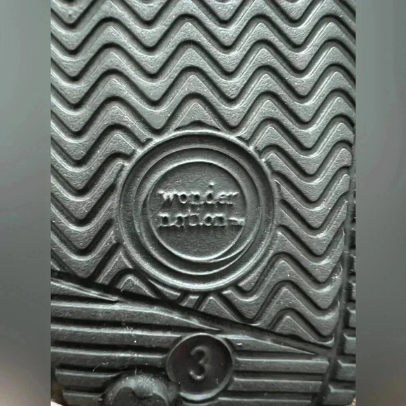 Wonder Nation | little boy slides. Size: 3 - Picture 7 of 10